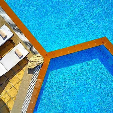فندق Maison 3*